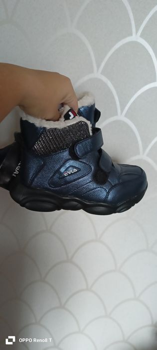 Взуття на дівчинку або хлопчика