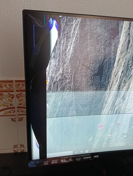 Monitor AOC 24 LCD Display danificado