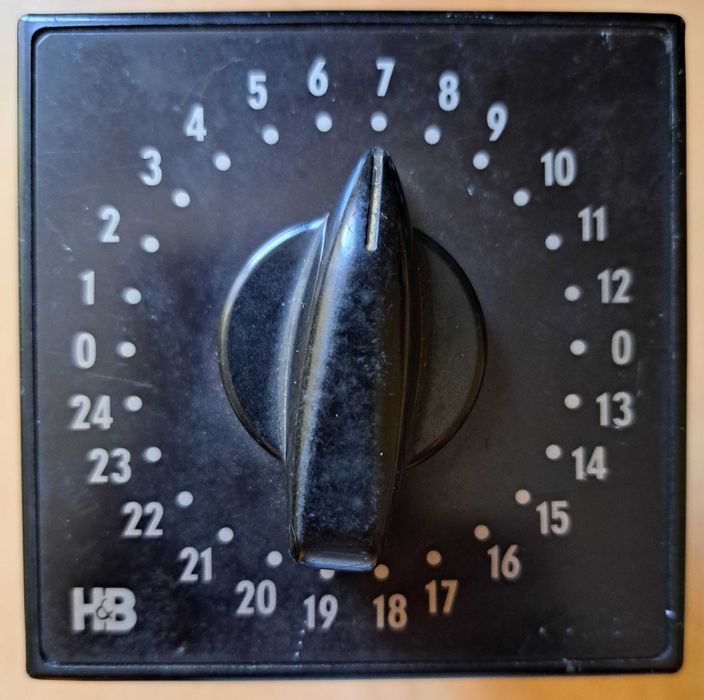 Przełącznik obrotowy wielopozycyjny HB typu AZU 96,  24 poz. - solidny