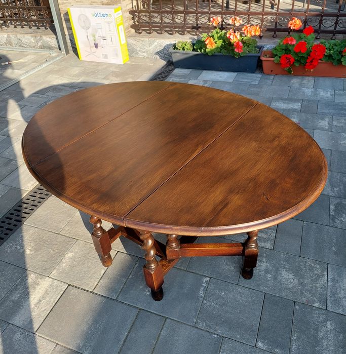 Drewniany stolik kawowy