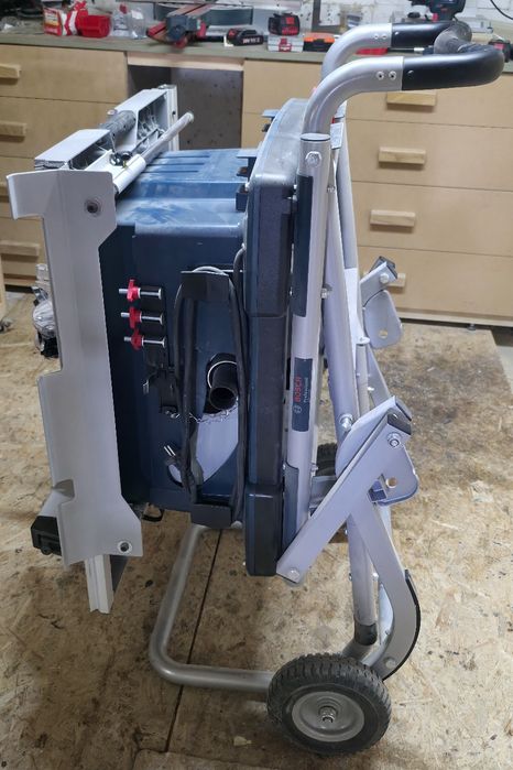 Bosch GTS 10XC z wózkiem transportowym