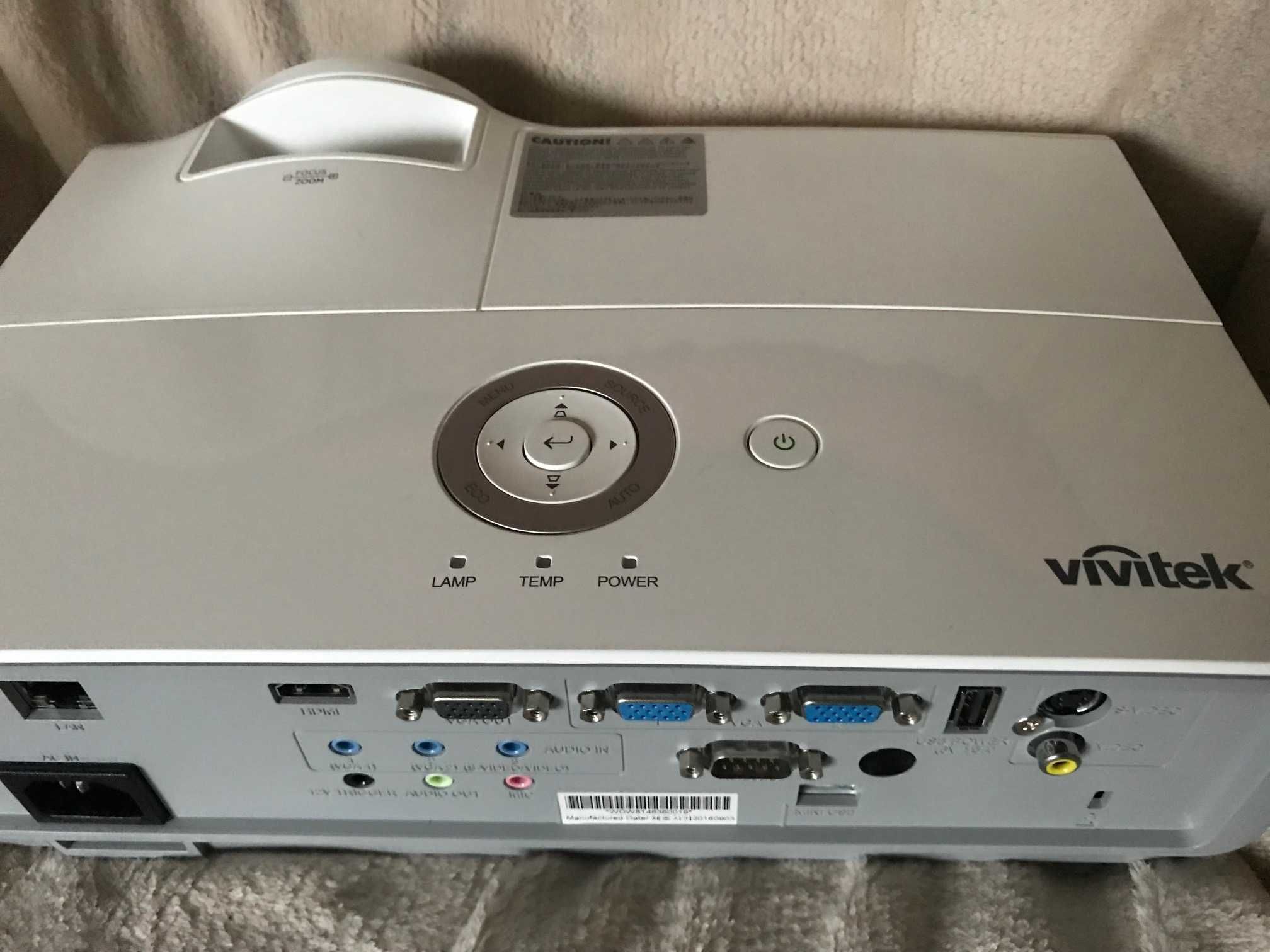 Projektor  multimedialny Vivitek DW814 stan idealny