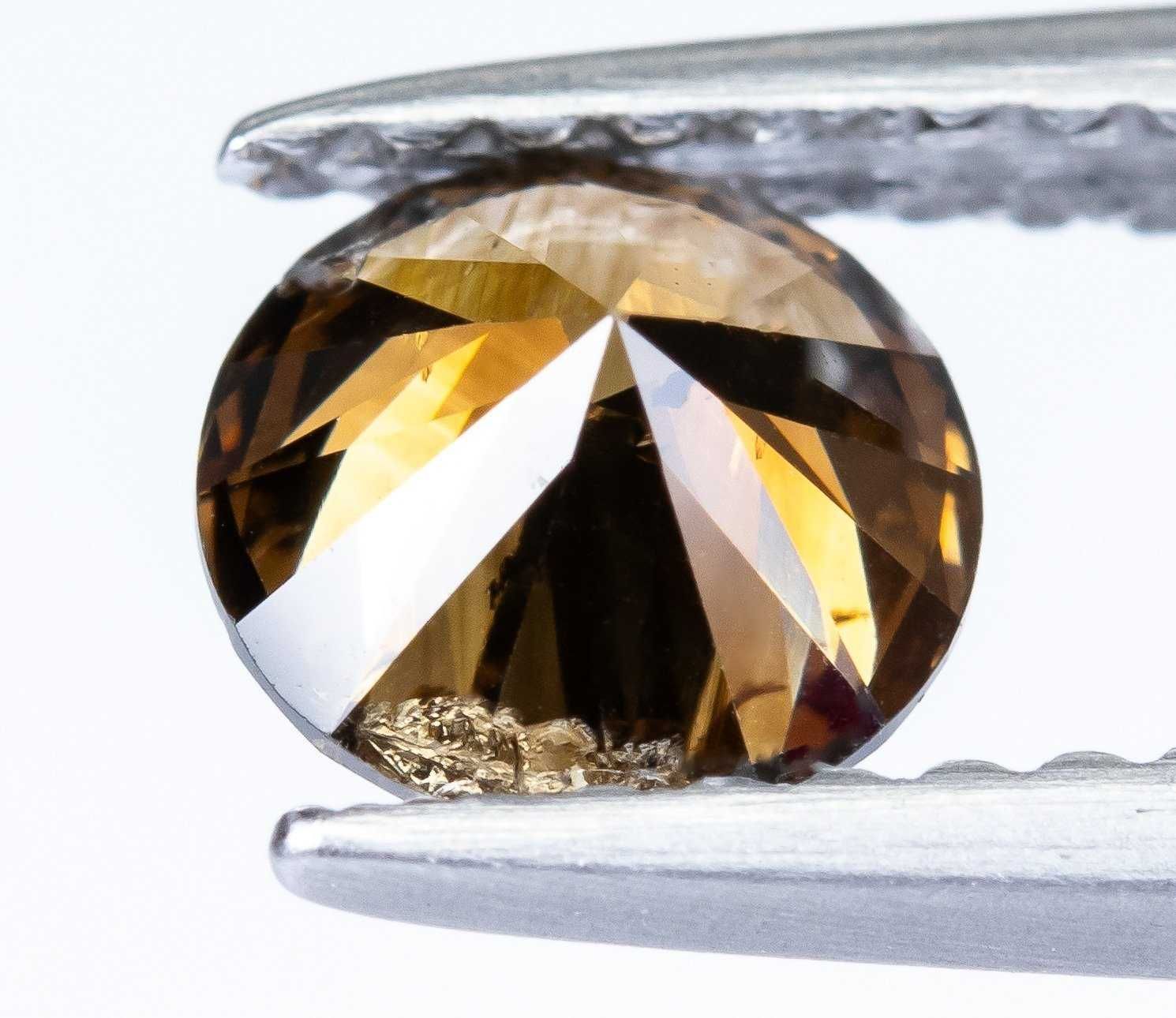 Diamante - 0.70 ct - Natural Fancy Deep Orangy Brown - SI1