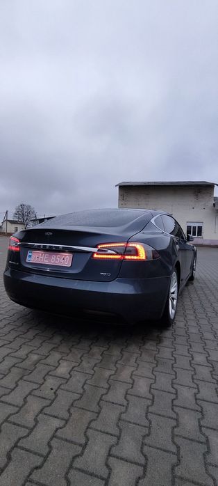 Тесла S 2016 Інтел 75d dual motor Tesla S