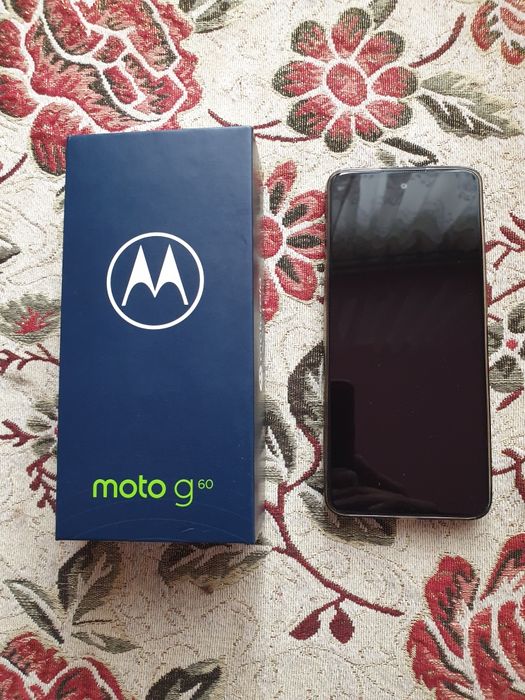 Продам телефон Моторола moto g60