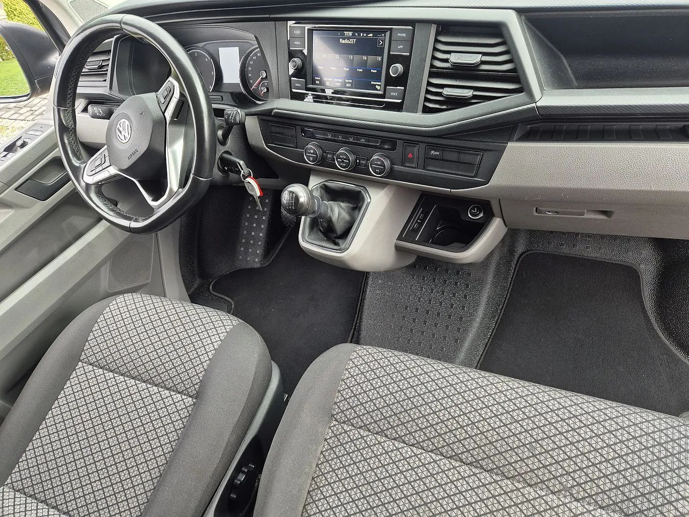 Volkswagen Caravelle Salon Polska Long 9-Osobowy
