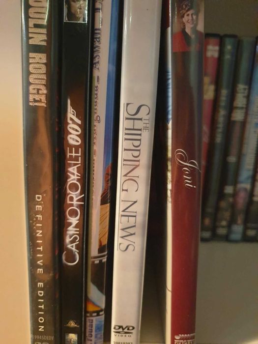 Conjunto de 50 DVDs