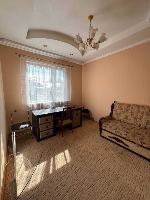 Продаж частини будинку біля Нової лінії