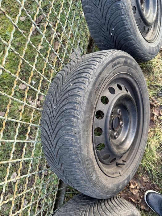 Koła zimowe stalowe felgi z oponami Michelin Alpin5