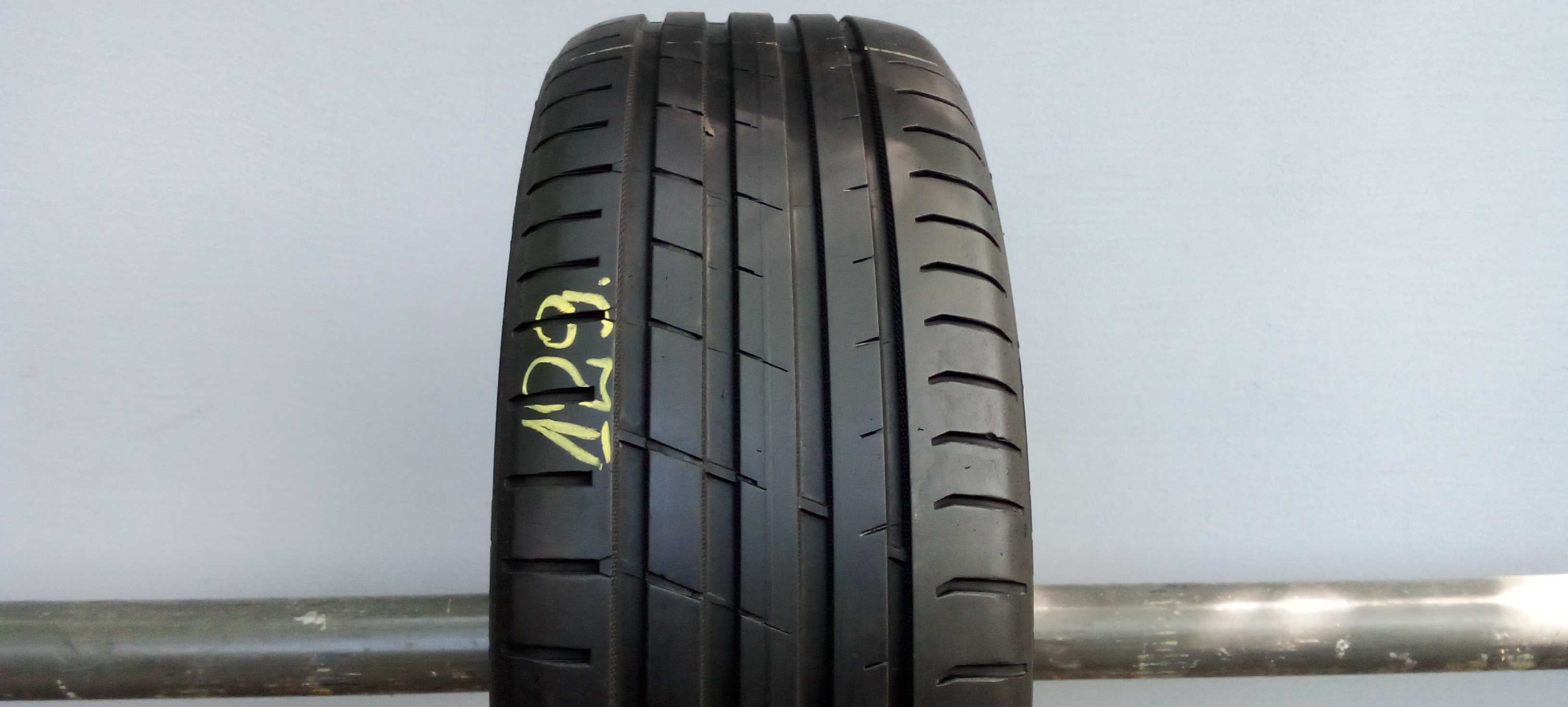 Pojedyncza Opona Letnia Nokian Tyres Wetproof 225x45x18 95Y 6mm