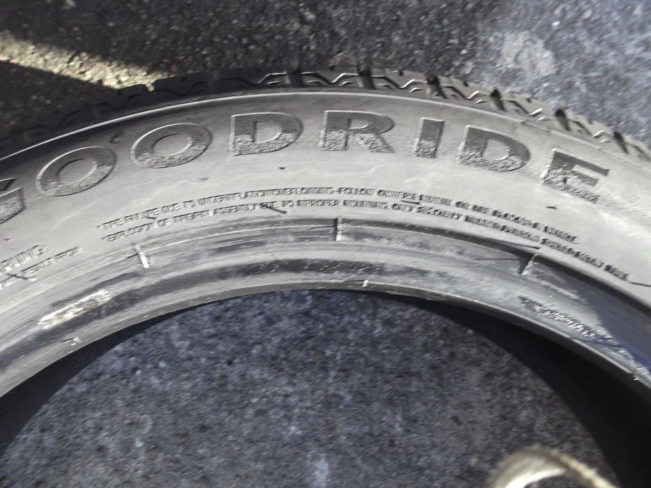 Opony 235/45/18 Goodride 2szt Całoroczne