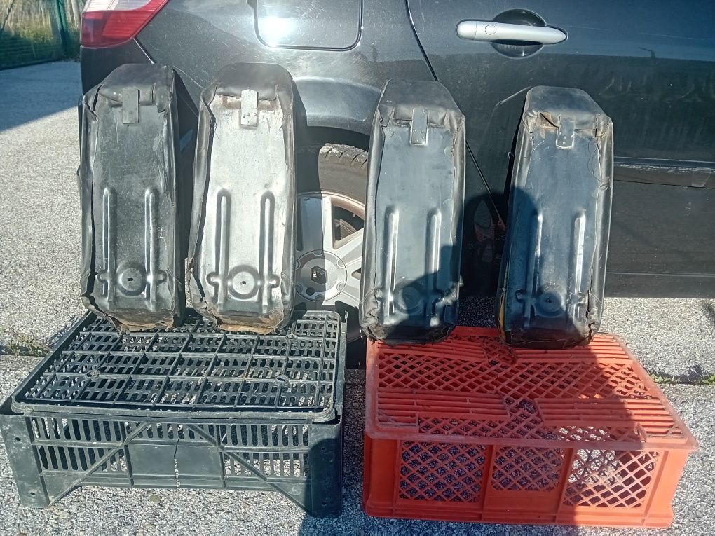 4 bancos para motorizada antiga XF25 Provenientes de Stock antigo