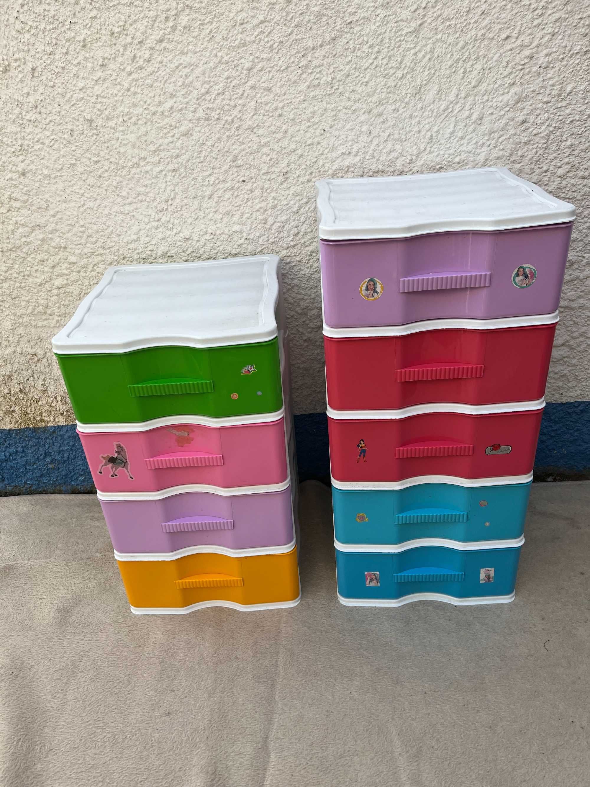 Armário de gavetas plástico colorido