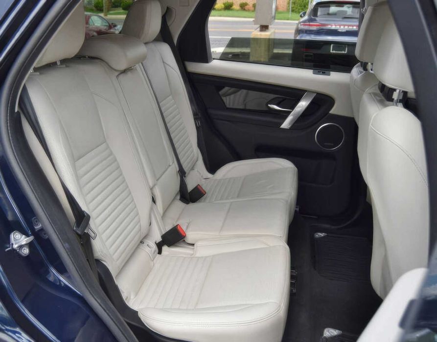 Land Rover Discovery Sport P250 S      2022