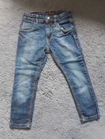 Spodnie jeans typu slim