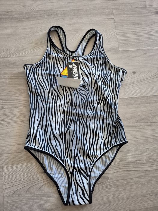 Jednoczęściowy strój kąpielowy