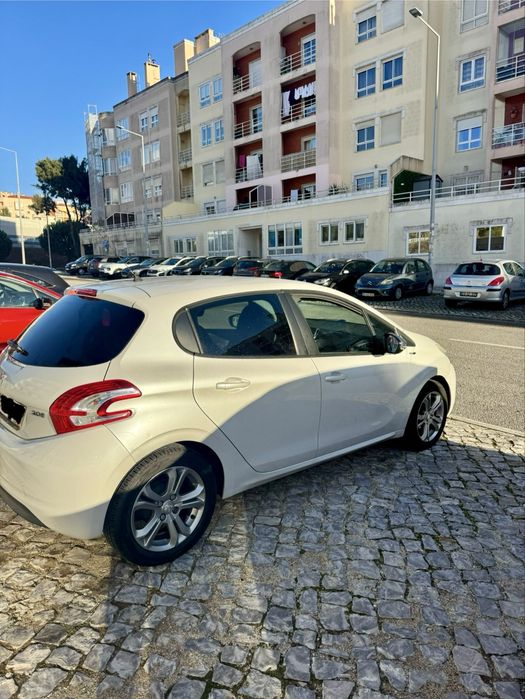 Peugeot 208 50mil KM reais