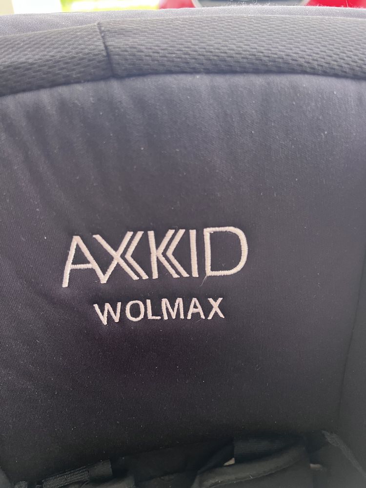 Fotelik samochodowy Axkid Womax