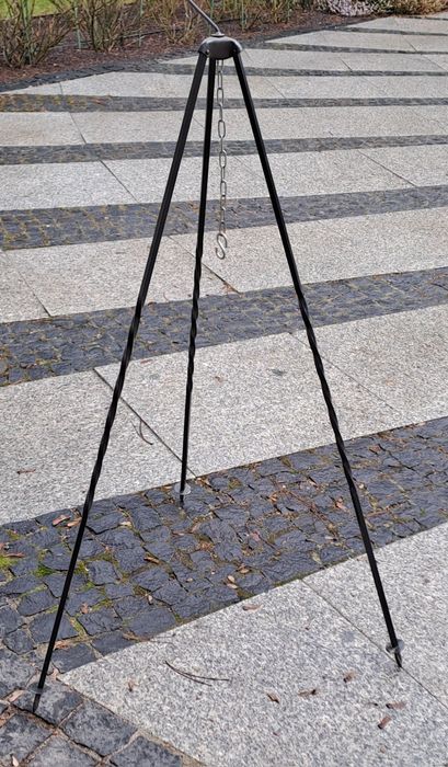 Trojnoga  nad palenisko