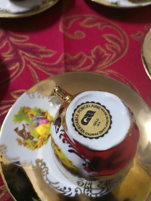 Serviço em porcelana banhado a ouro