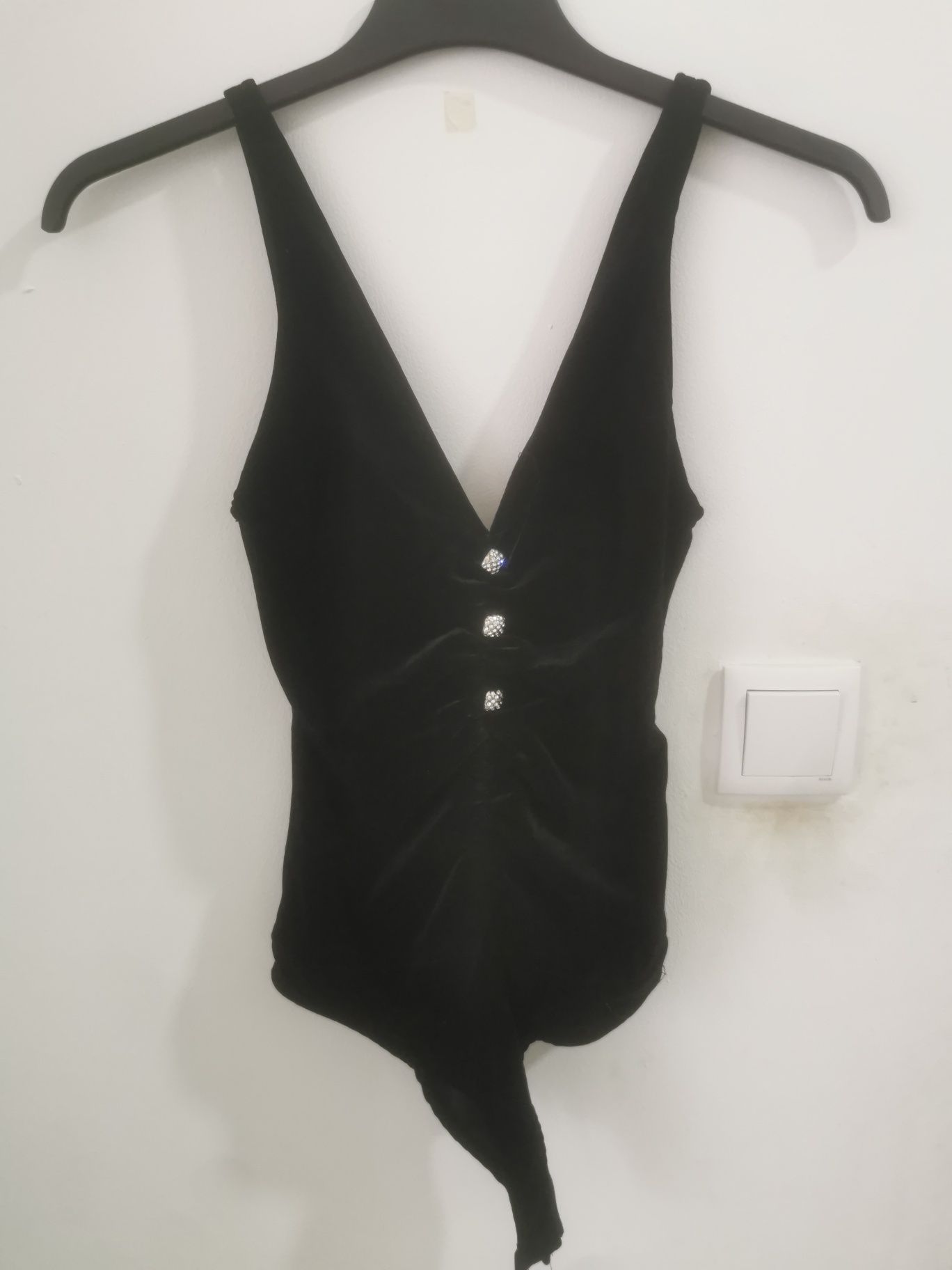 Vendo Body em Veludo
