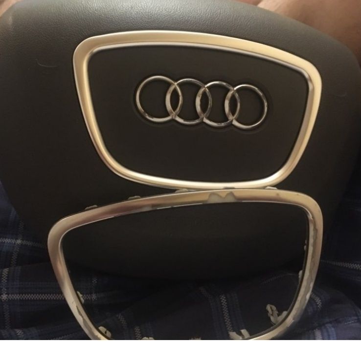 Накладка эмблема рамка на руль Audi Q7 A4 A6 C7 A7 A8 ауди значок