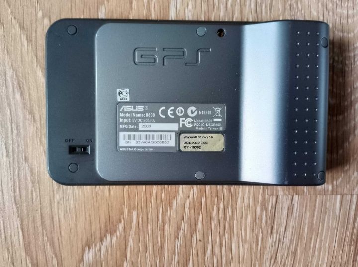 Навігатор GPS  Asus R600