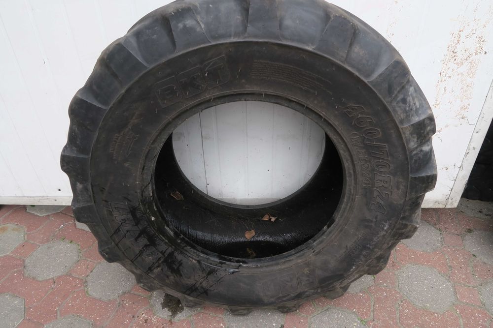 Opona używana 460/70R24(17.5R24) BKT RT747 (7.95/5.71 mm) | PARA