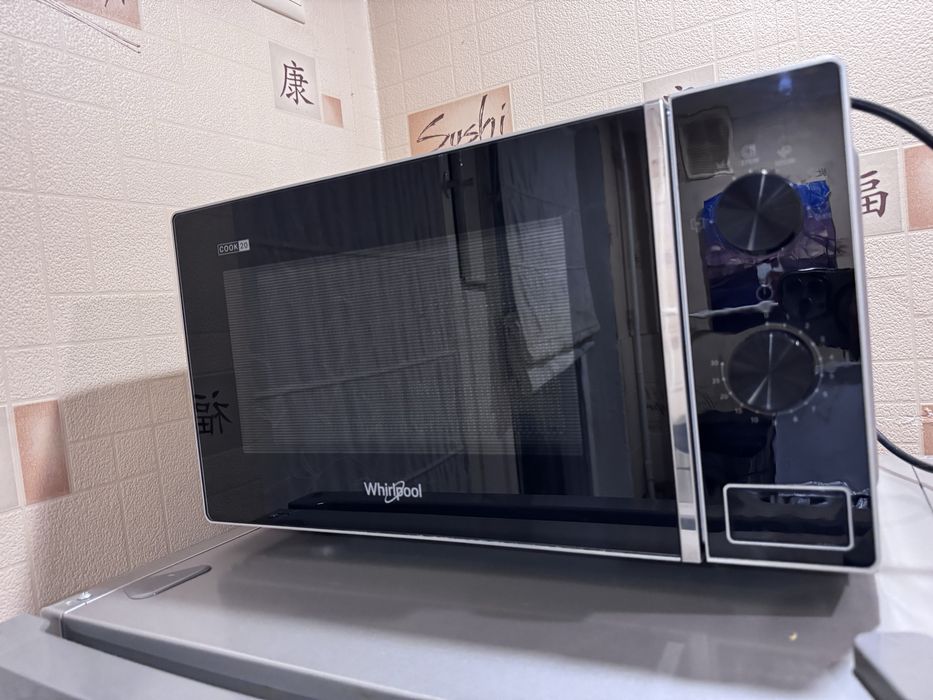 Мікрохвильва піч  в хорошому стані