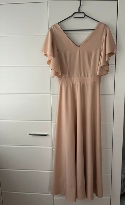 Sukienka midi z pełnego koła. Kulunove lou
Uszyta z pełnego koła, feno