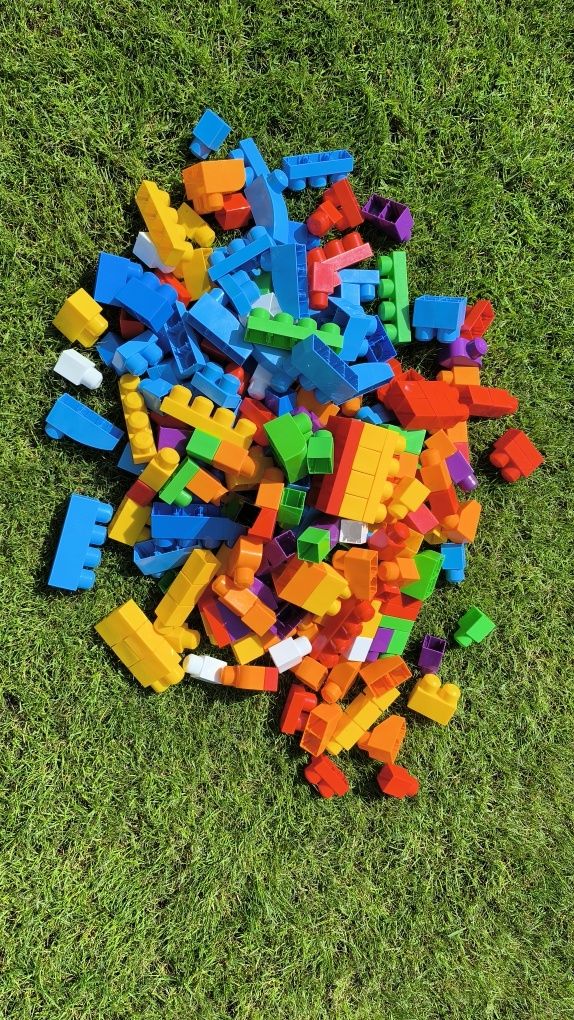 Klocki Mega Bloks Fisher Price 240 elementów (150+80+10)
