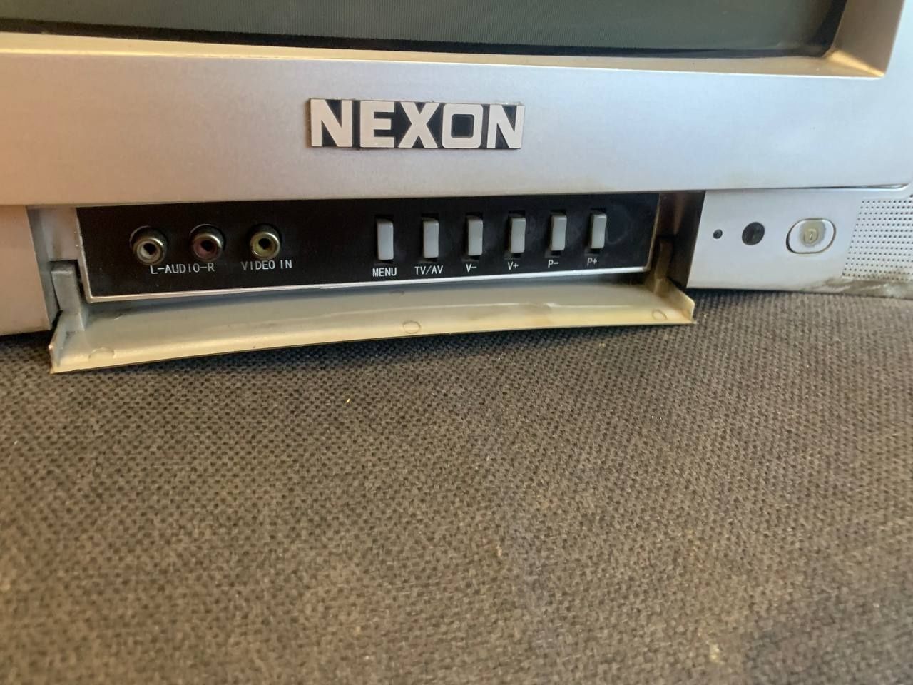 Телевизор цветной NEXON TC1409E