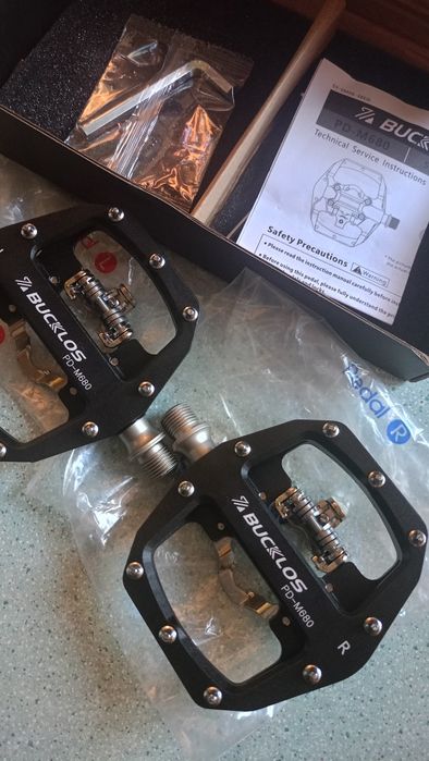 Wyprzedaż.. Nowe pedały rowerowe BUCKLOS SPD PD-M680