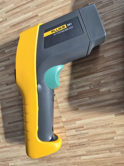 Fluke 561 Pirometr z termometrem i wskaźnikiem laserowym -