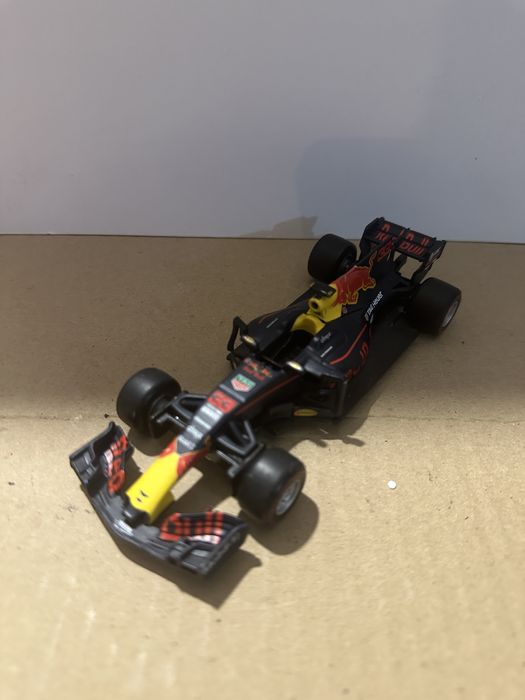Miniatura da red bull da burago 1:32