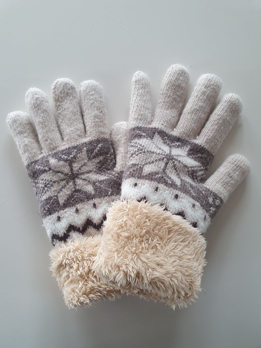 Ciepłe rękawice z futerkiem