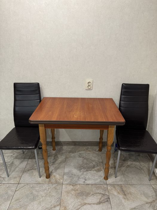 Стіл кухонний розкладний , стільчики