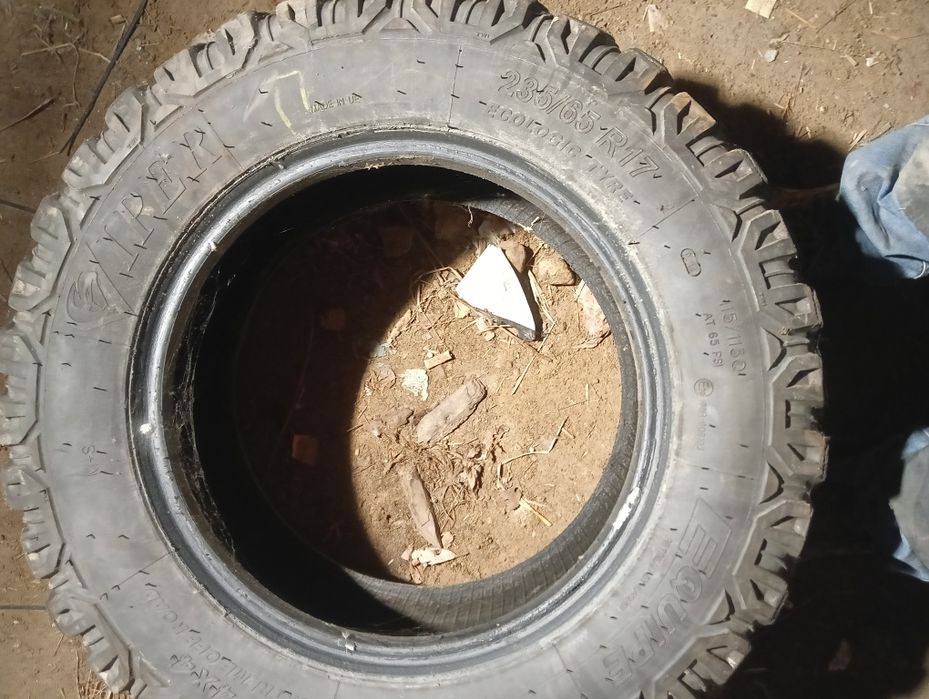 Opony terenowe 235/65/17