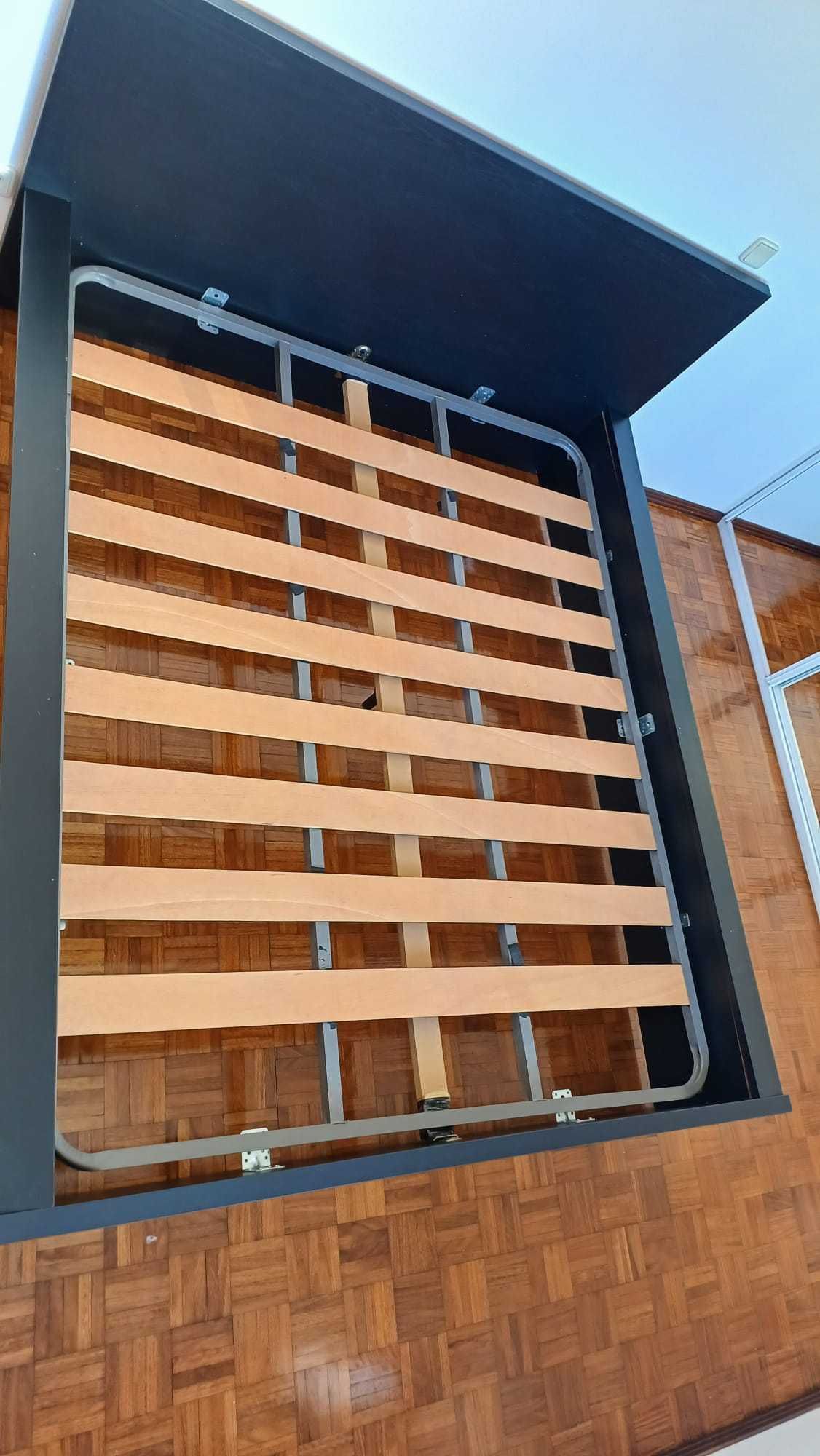 Vendo cama de casal.