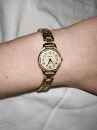 Женские наручные старинные золотые часы Чайка