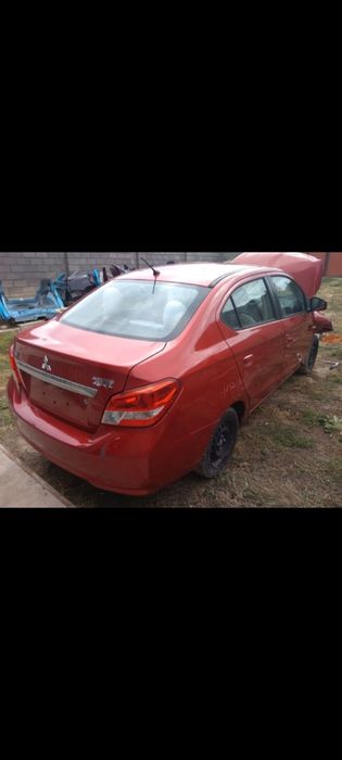 Mitsubishi mirage Митсубиси мираж . Дверь двери 100 $.