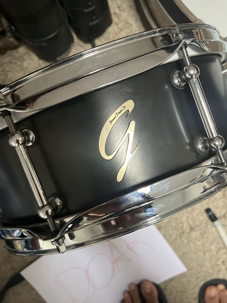 Tarola groove 13” e peças de bateria
