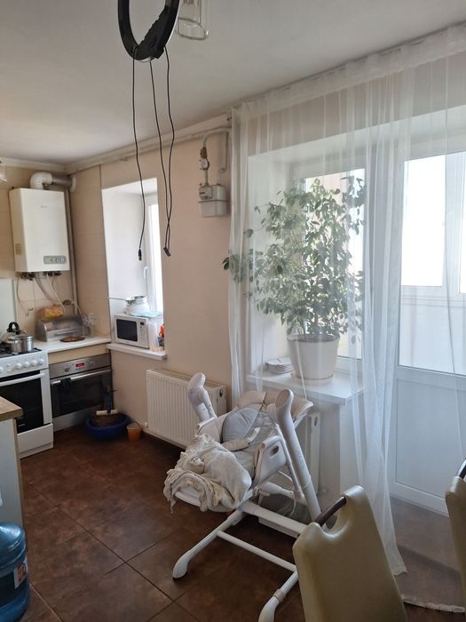 Продаж 3-х кімнатної квартири р-н 5 школи