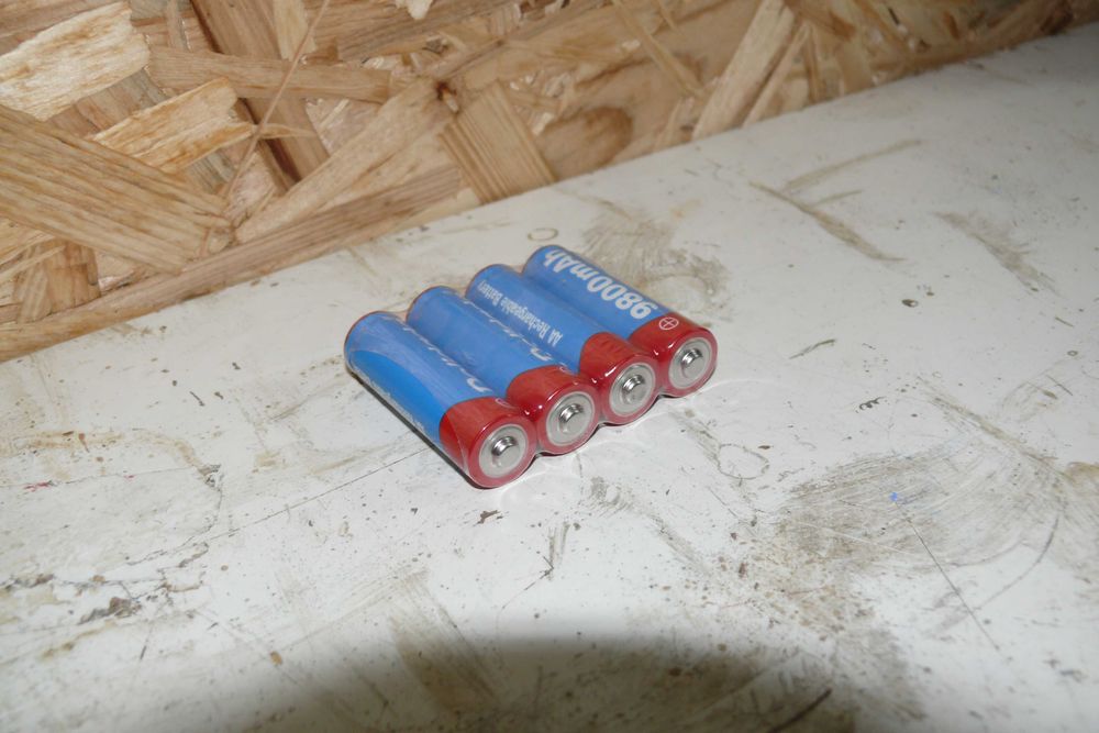 Conjunto de 4 pilhas alcalinas recarregáveis.