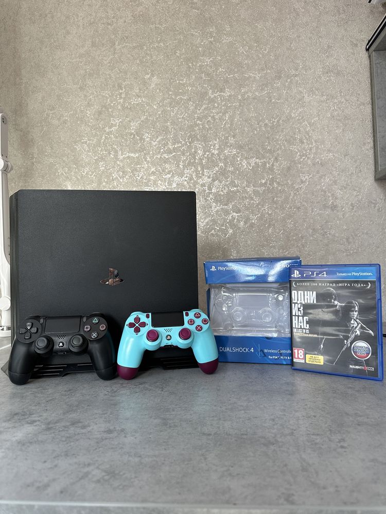 Ps4 Pro 1TB + два геймпади та диск