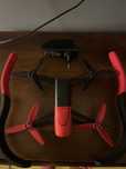 Drone PARROT vermelhos e preto