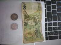 banknot 50 zlotych i dwie monety - 1zlotych i 50 groszy