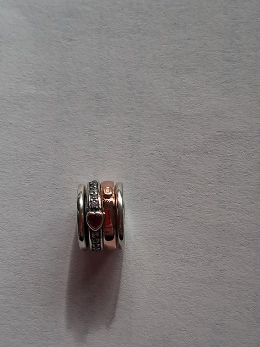 Charms złoto-srebrny serduszka Pandora