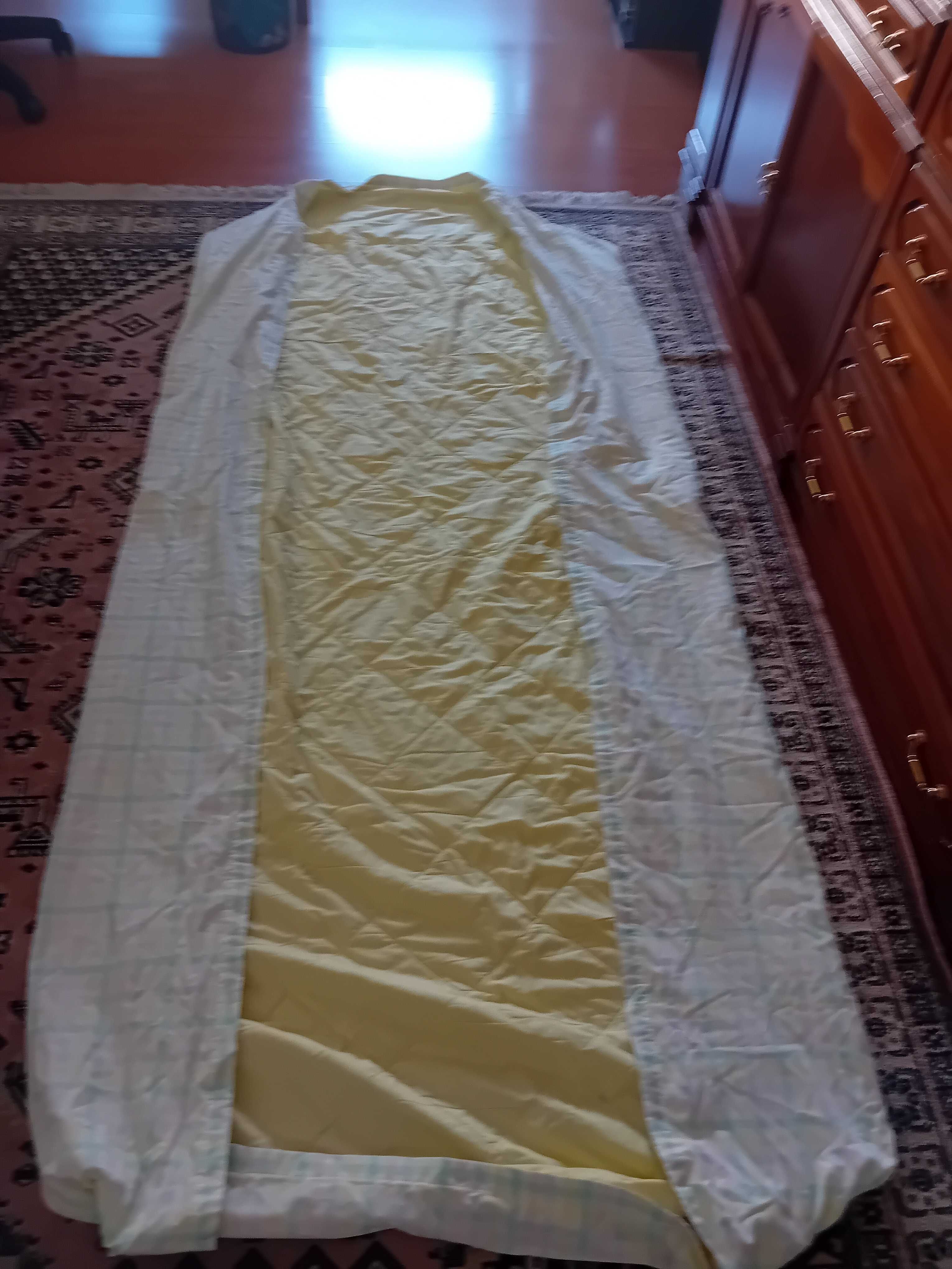 Quarto criança - Cobertura cama estudio + almofadões + rolos