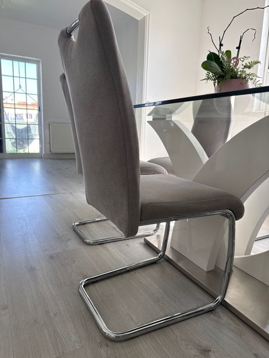 Mesa de jantar com 6 cadeiras